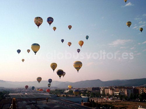 Voltor-in-balloon-festival-de-Globus-de-Igualada
